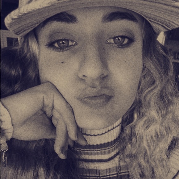 Meet your Posher, Cale - Picture 1 of 1